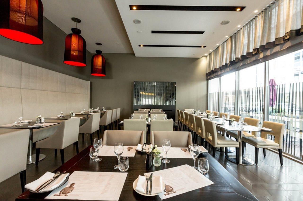 Fraser Suites Perth Exteriör bild Interior of the restaurant