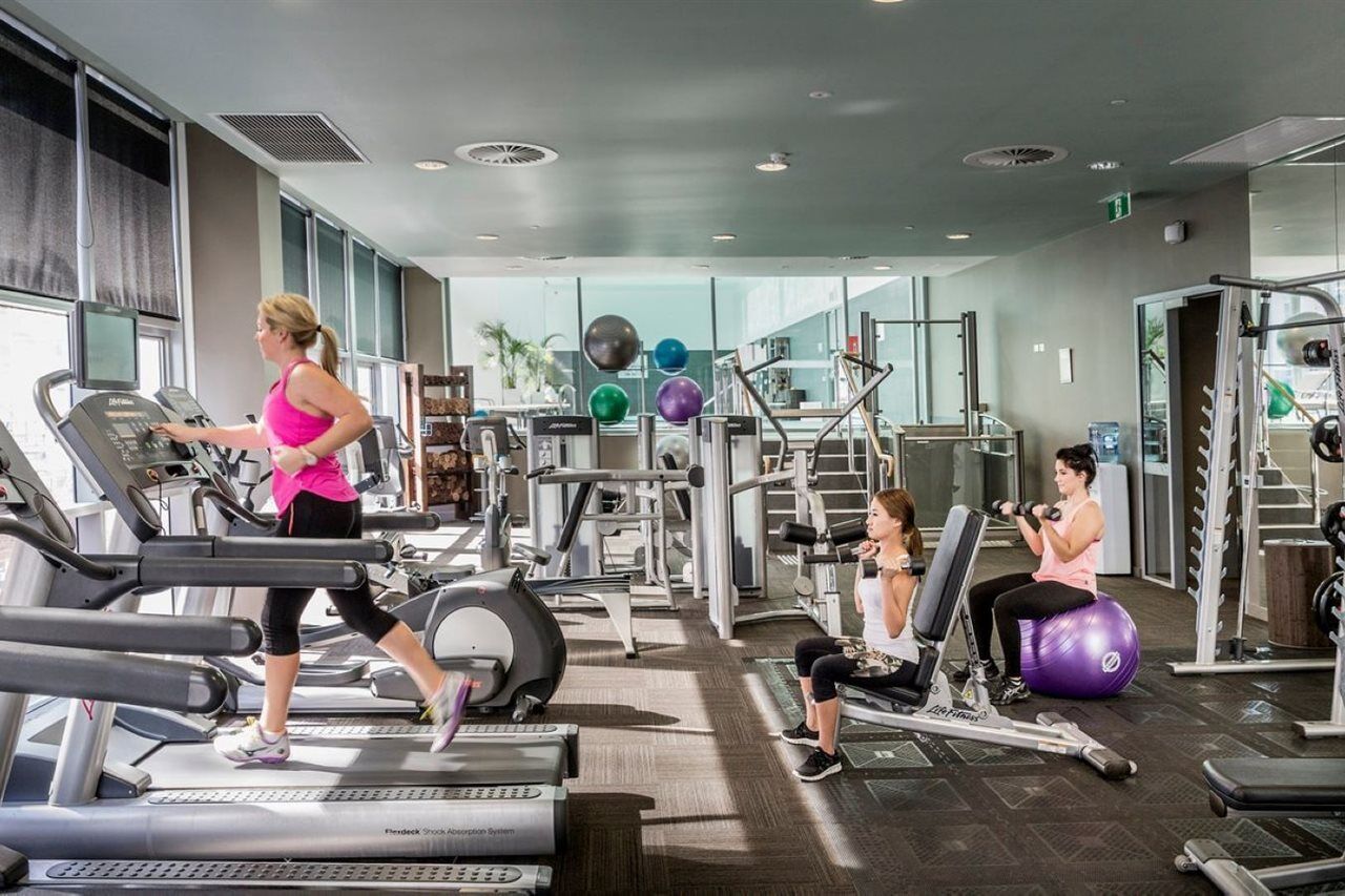 Fraser Suites Perth Exteriör bild The gym at the hotel